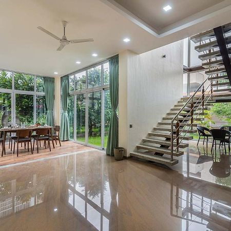 Sierra Skies By Stayvista - A Mountain-View Villa Featuring A Rooftop Swimming Pool, Jacuzzi, Turf, And A Gym For An Elevated Stay Lonavla Exterior foto