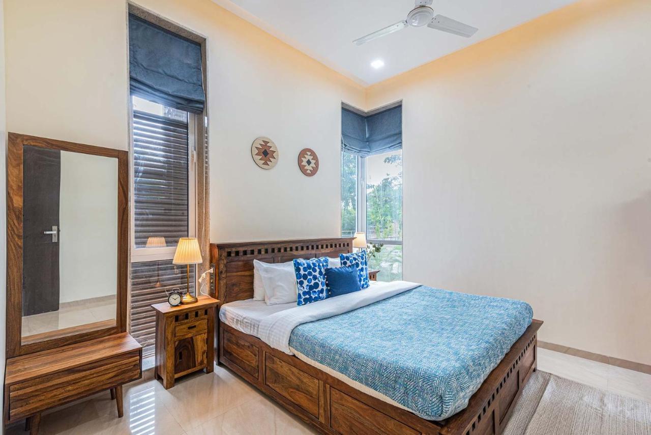 Sierra Skies By Stayvista - A Mountain-View Villa Featuring A Rooftop Swimming Pool, Jacuzzi, Turf, And A Gym For An Elevated Stay Lonavla Exterior foto