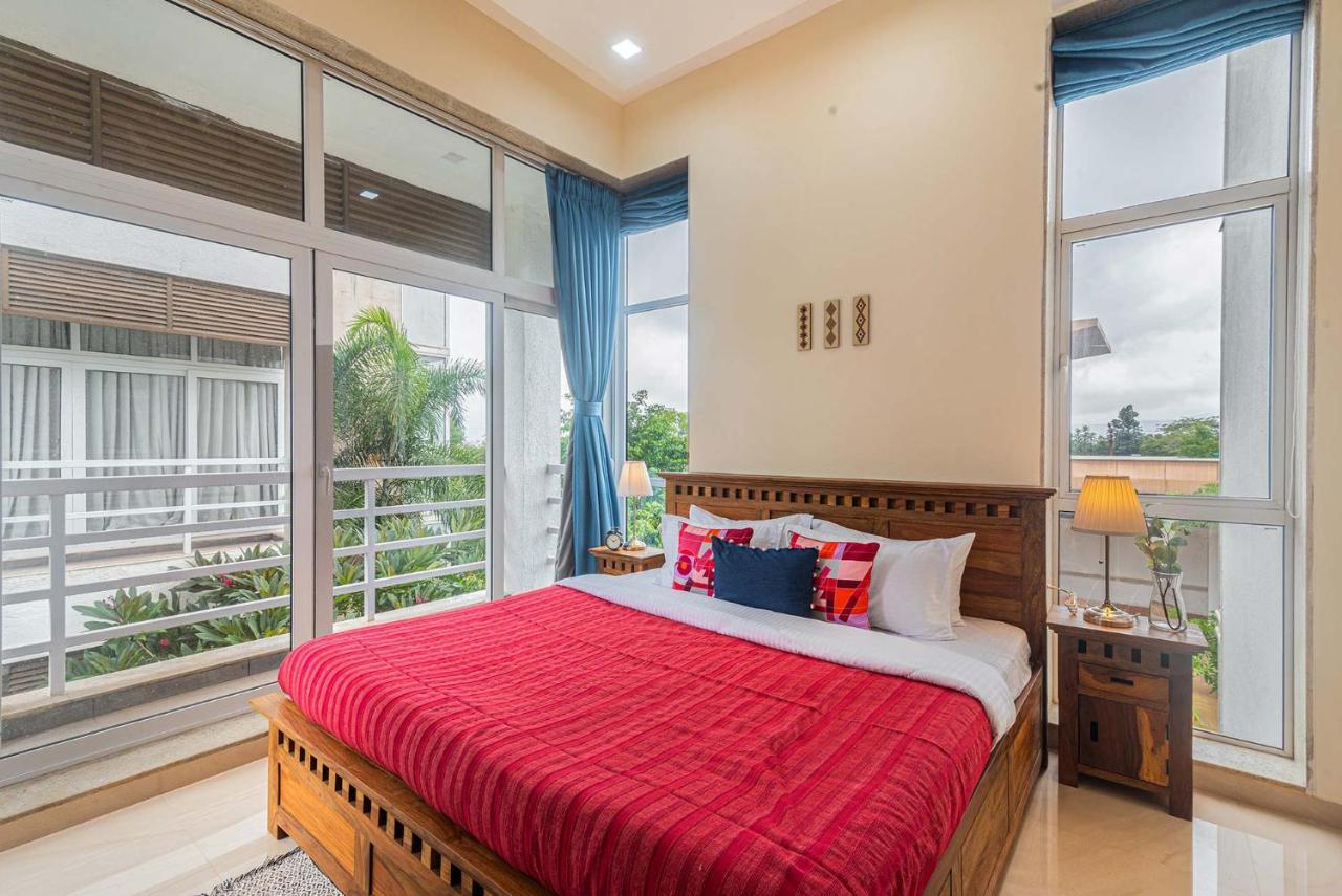 Sierra Skies By Stayvista - A Mountain-View Villa Featuring A Rooftop Swimming Pool, Jacuzzi, Turf, And A Gym For An Elevated Stay Lonavla Exterior foto