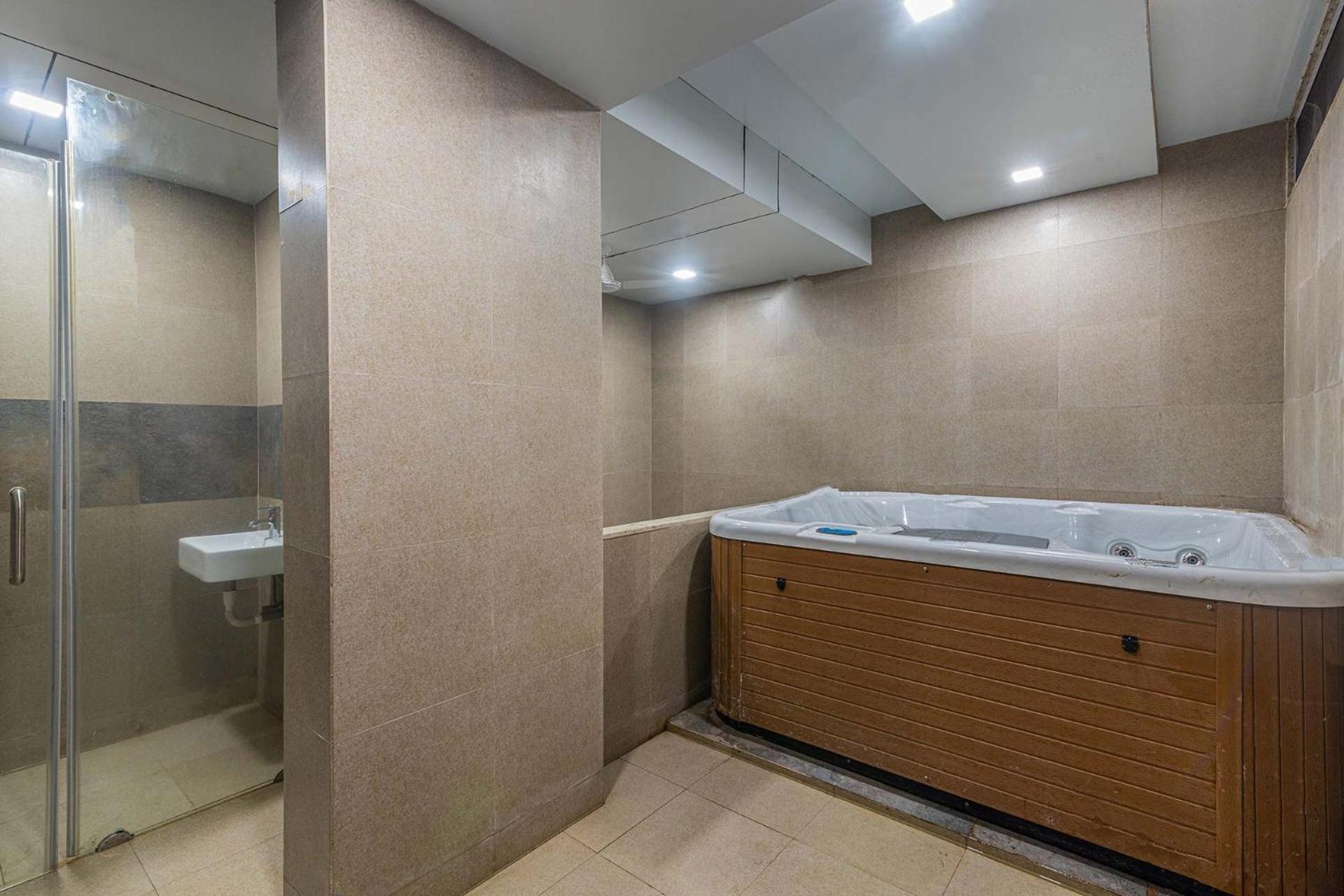 Sierra Skies By Stayvista - A Mountain-View Villa Featuring A Rooftop Swimming Pool, Jacuzzi, Turf, And A Gym For An Elevated Stay Lonavla Exterior foto